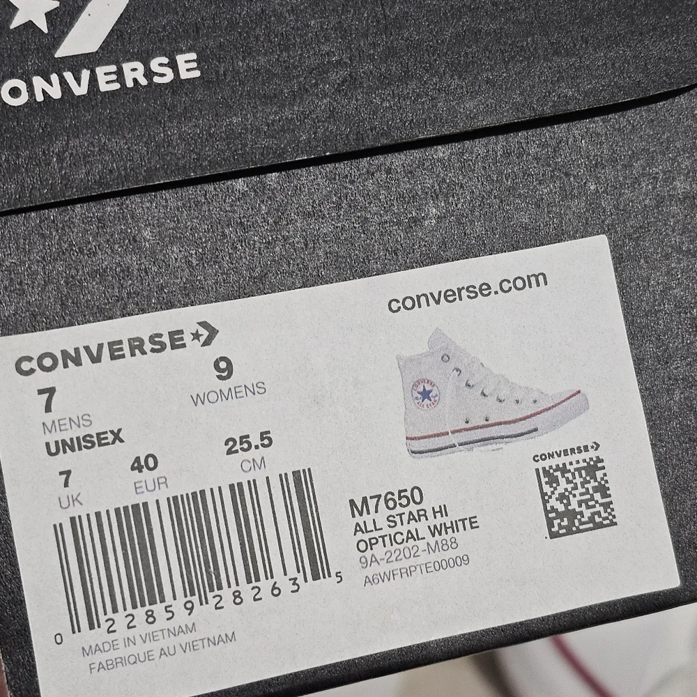 Converse Chuck Taylor All Star Canvas Sneakers, White, Mens 7, Wmns 9 - Picture 11 of 13